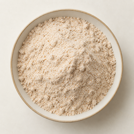 Ciotola di farina integrale di grano tenero bio